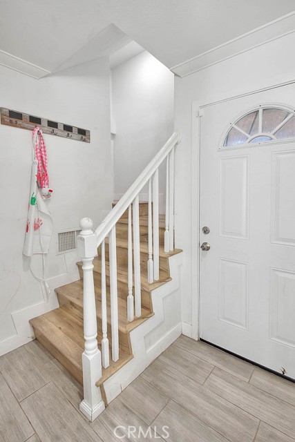 17401 Hood Court, Fountain Valley CA: https://media.crmls.org/medias/80eb04c1-9fba-41e2-b42a-c1f015a28569.jpg