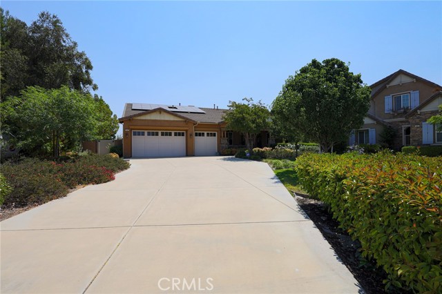 Detail Gallery Image 2 of 30 For 12697 Twin Peak Ct, Riverside,  CA 92503 - 4 Beds | 3 Baths