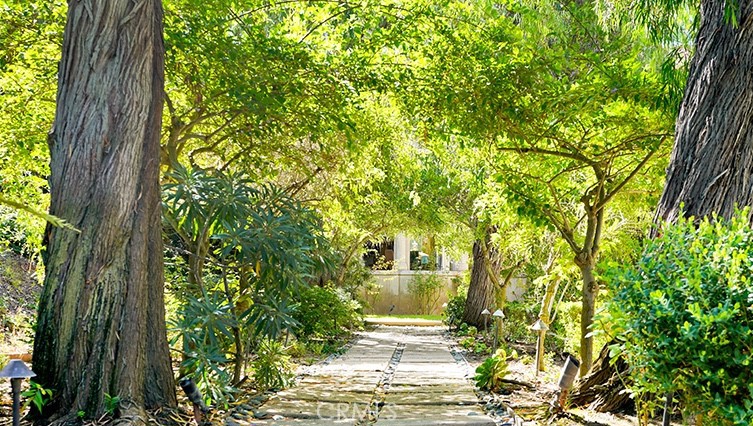 https://media.crmls.org/medias/80ebef42-d797-4211-819c-5c871d695337.jpg?preset=X-Large