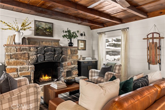 1149 Scenic Way, Rimforest CA: https://media.crmls.org/medias/80eca818-e84e-4d91-a952-36a5a1de9418.jpg