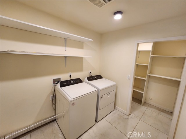 Detail Gallery Image 6 of 43 For 9462 Givens, Northridge,  CA 91325 - 4 Beds | 5 Baths