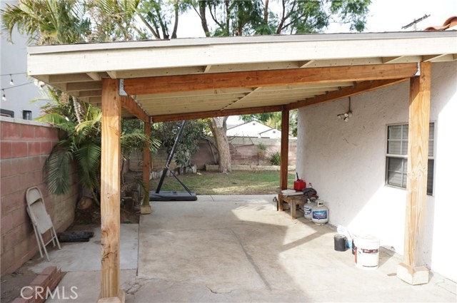 10109 Noble Avenue, Mission Hills (San Fernando) CA: https://media.crmls.org/medias/80ef2981-7777-42c1-9bb3-d62610cecb22.jpg