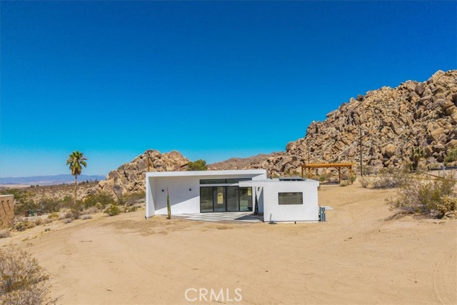 7192 Mount Shasta Avenue, Joshua Tree CA: https://media.crmls.org/medias/80f02d7e-2c38-436f-9f06-c91c53a8ad9b.jpg