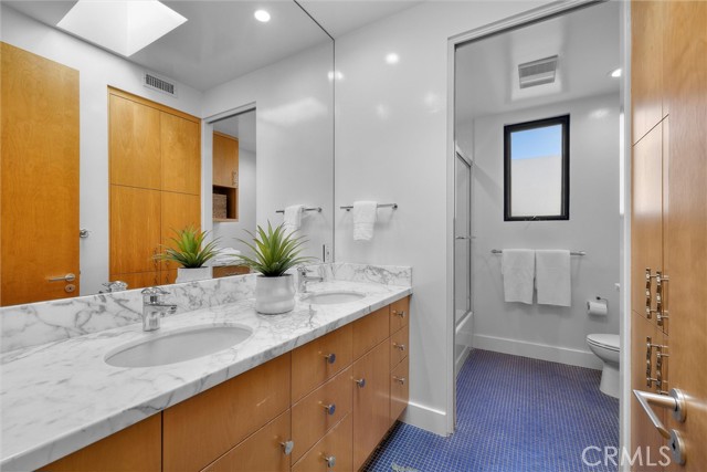 Detail Gallery Image 41 of 51 For 1635 19th St, Manhattan Beach,  CA 90266 - 6 Beds | 4 Baths