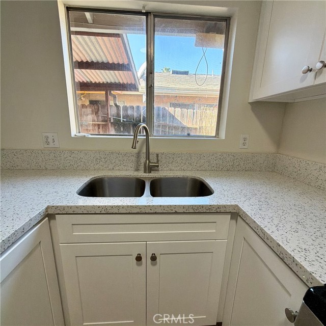 Detail Gallery Image 5 of 20 For 1304 W Lido #2,  Anaheim,  CA 92801 - 2 Beds | 1 Baths