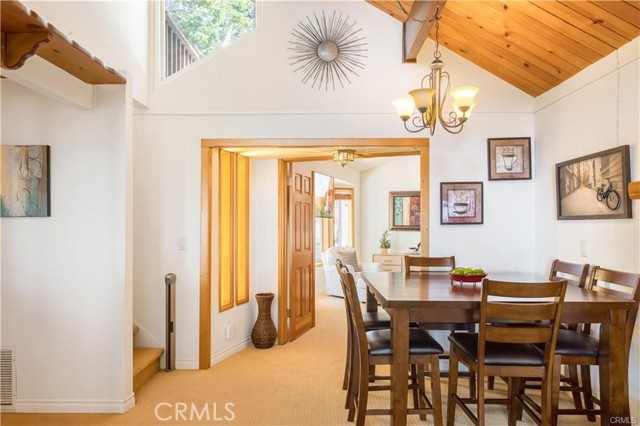 Detail Gallery Image 13 of 39 For 1954 Nob Hill Dr, Running Springs,  CA 92382 - 4 Beds | 2 Baths