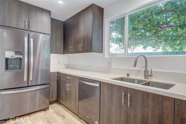Detail Gallery Image 46 of 53 For 17024 Sherman Way, Van Nuys,  CA 91406 - 3 Beds | 2 Baths