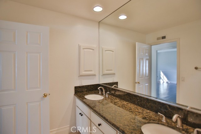 Detail Gallery Image 21 of 33 For 25 Hillsdale Dr #6,  Newport Beach,  CA 92660 - 3 Beds | 2/1 Baths