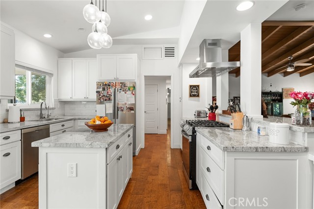 4835 Almidor Avenue, Woodland Hills CA: https://media.crmls.org/medias/80f45c7e-cae4-4e85-9cf9-947aa7c25585.jpg