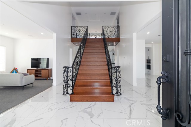 Detail Gallery Image 5 of 53 For 17423 Wicker Way, Riverside,  CA 92504 - 4 Beds | 3/1 Baths