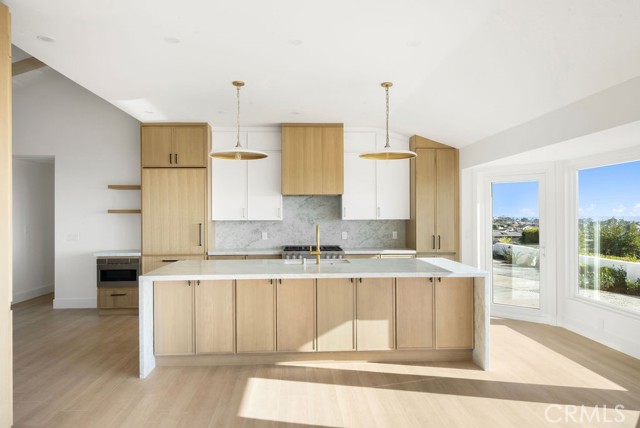 Detail Gallery Image 7 of 32 For 2719 Setting Sun, Corona Del Mar,  CA 92625 - 3 Beds | 2/1 Baths