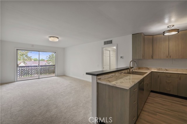 Detail Gallery Image 4 of 33 For 23515 Lyons #281,  Valencia,  CA 91355 - 2 Beds | 2 Baths