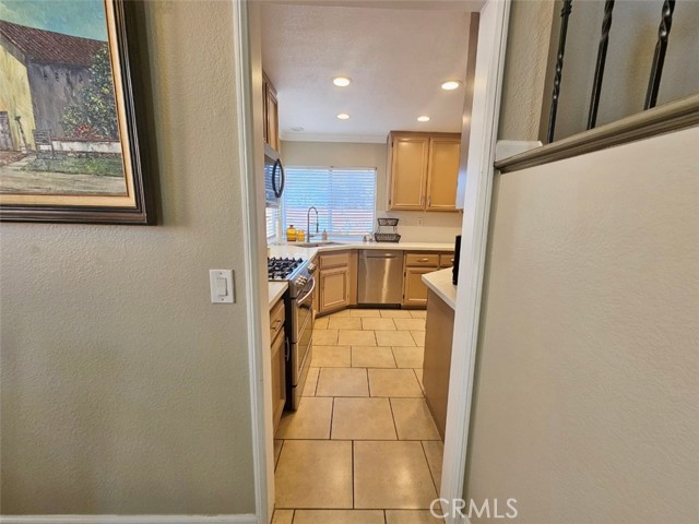 Detail Gallery Image 14 of 74 For 39620 Glenwood Ct, Murrieta,  CA 92563 - 3 Beds | 2/1 Baths