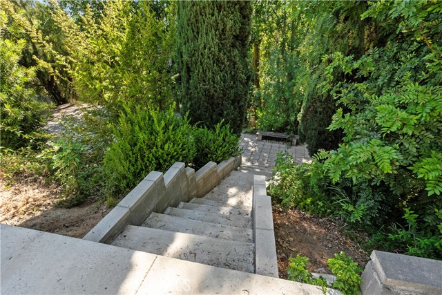 6065 Saint Augustine Drive, Riverside CA: https://media.crmls.org/medias/80f83d05-da18-4dec-8ce7-f47a0246ced4.jpg