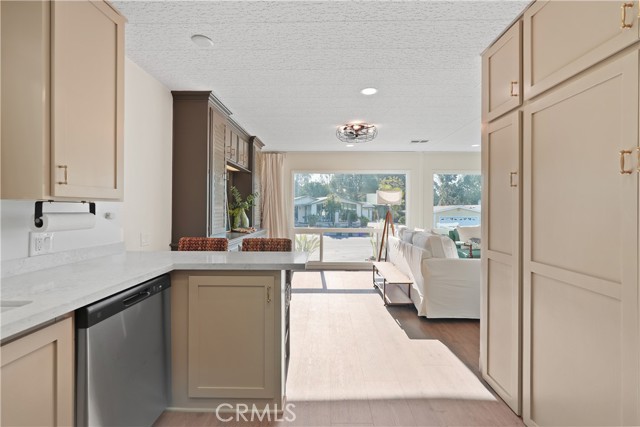 Detail Gallery Image 11 of 68 For 5168 Indian Ct, Oceanside,  CA 92057 - 2 Beds | 2 Baths