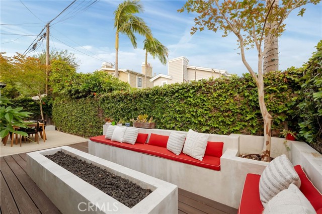 1704 Poinsettia, Manhattan Beach, California 90266, 4 Bedrooms Bedrooms, ,3 BathroomsBathrooms,Residential,For Sale,Poinsettia,SB26093212