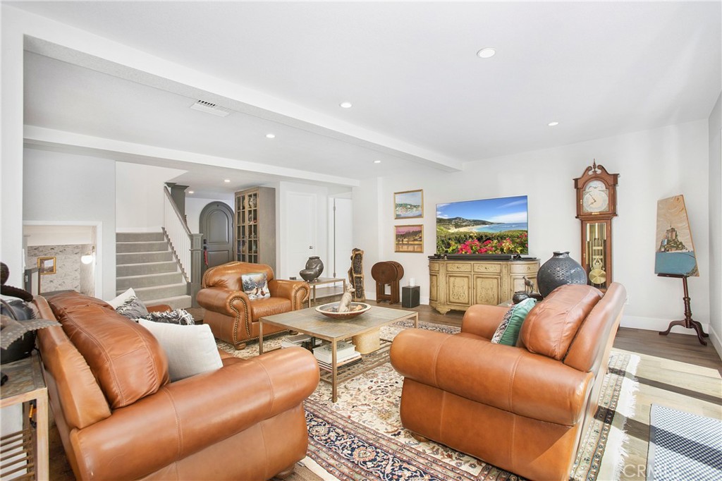 MLS #OC25163421 img 16