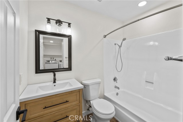 Detail Gallery Image 10 of 28 For 51 Golden Glen St #1,  Irvine,  CA 92604 - 3 Beds | 2 Baths