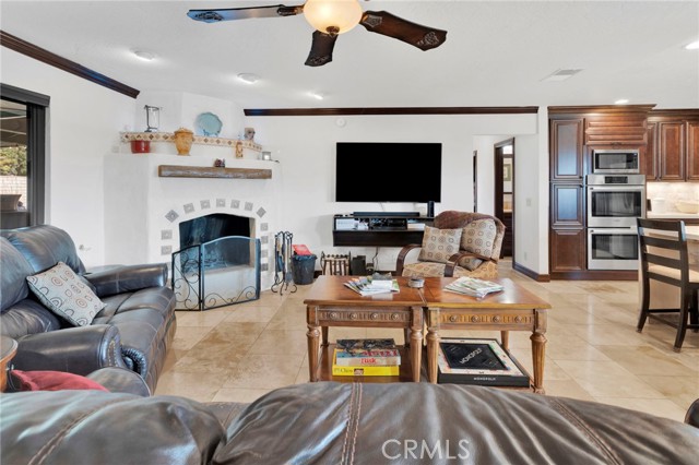 Detail Gallery Image 16 of 75 For 19978 Eyota, Apple Valley,  CA 92308 - 4 Beds | 3 Baths