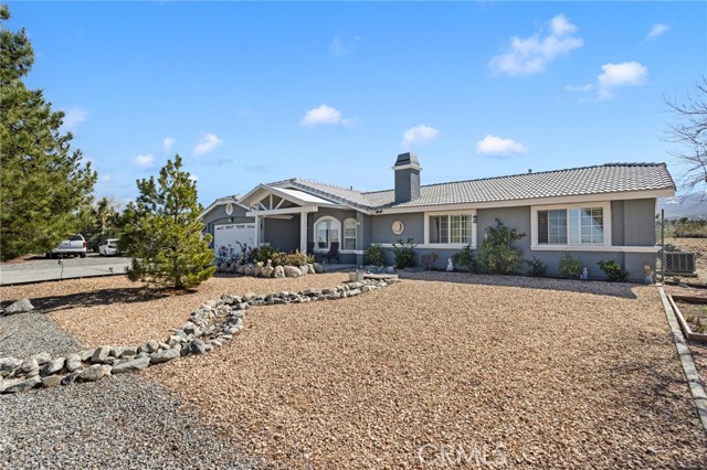 Detail Gallery Image 4 of 59 For 1237 Mono, Pinon Hills,  CA 92372 - 3 Beds | 2 Baths