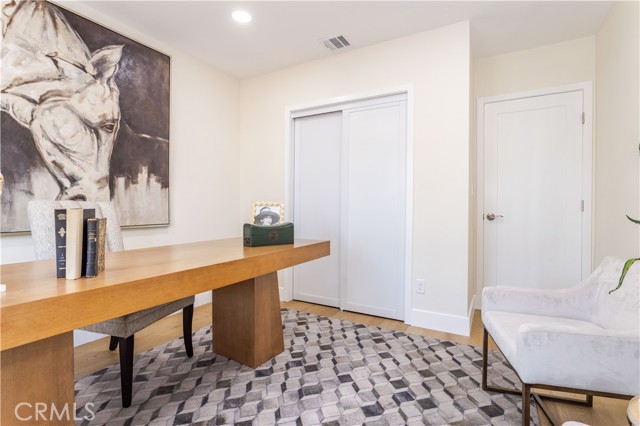 20611 Devonshire Street, Chatsworth CA: https://media.crmls.org/medias/80fc85ed-e128-4fc9-91a2-28e7ca7a9a1a.jpg