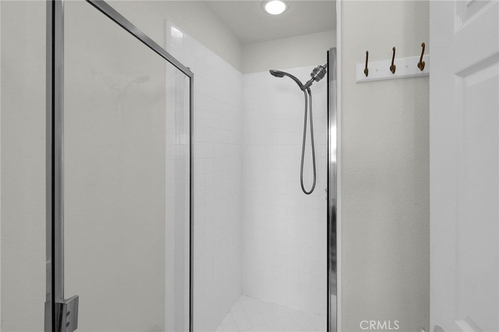 https://media.crmls.org/medias/80fccecb-f001-461c-bfa8-65b6e2654260.jpg?preset=X-Large