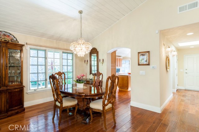 32 Malaga Place, Manhattan Beach, California 90266, 2 Bedrooms Bedrooms, ,1 BathroomBathrooms,Residential,Sold,Malaga,SB17034597