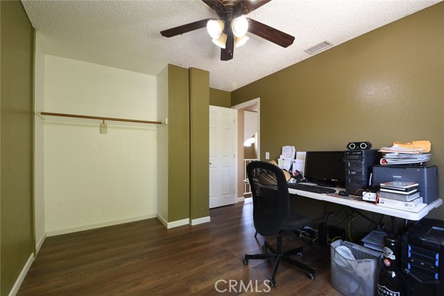 Detail Gallery Image 20 of 35 For 697 E Peach St, San Jacinto,  CA 92583 - 3 Beds | 2/1 Baths