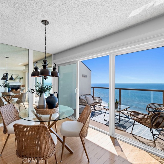 259 Avenida Lobeiro, San Clemente CA: https://media.crmls.org/medias/80fdae98-bf49-42b4-8d4a-fc49776d6b1a.jpg