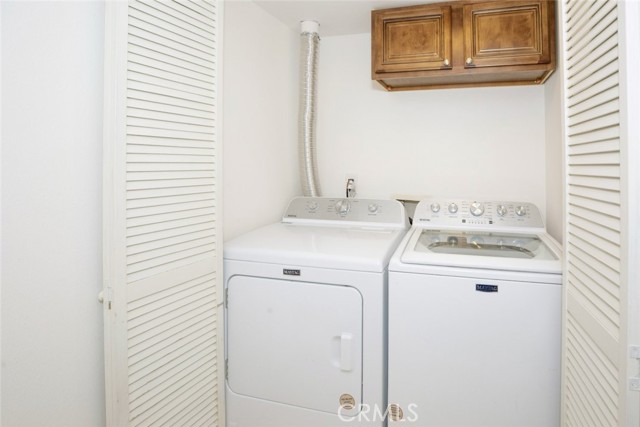 550 E Santa Anita Avenue, Burbank CA: https://media.crmls.org/medias/80fdd2c9-244e-47c8-bd23-04325111d96b.jpg