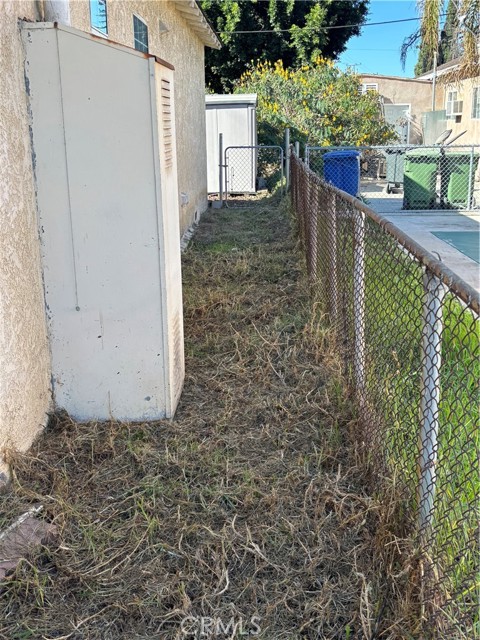 Detail Gallery Image 41 of 44 For 1343 S La Verne Ave, East Los Angeles,  CA 90022 - 2 Beds | 1 Baths