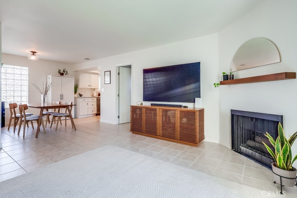 MLS #OC25254424 image #11