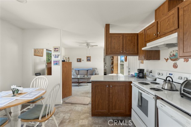 6197 County Road 4, Orland CA: https://media.crmls.org/medias/80fe90c8-0f75-4ebe-b856-1b290c9f2135.jpg
