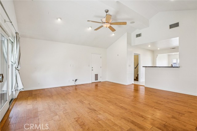 Detail Gallery Image 14 of 28 For 5033 Premiere Ave, Lakewood,  CA 90712 - 3 Beds | 2 Baths