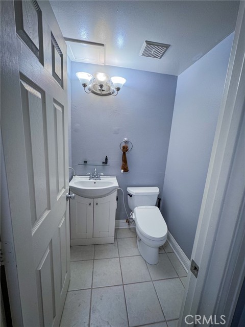 Detail Gallery Image 15 of 18 For 2818 Oak Creek Dr #C,  Ontario,  CA 91761 - 2 Beds | 2/1 Baths