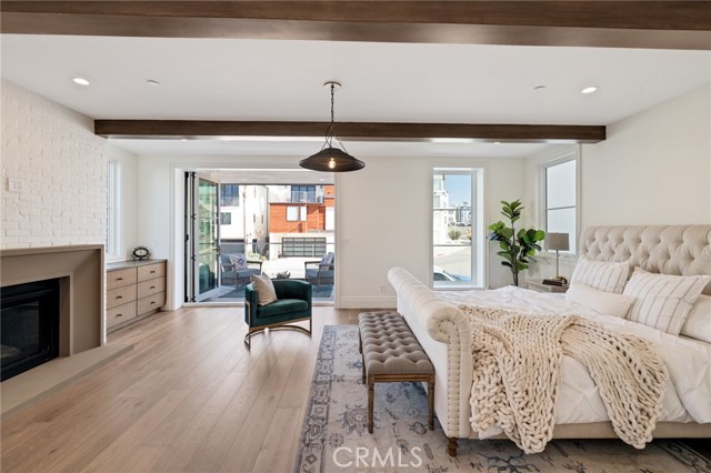 107 Manhattan Avenue, Hermosa Beach, California 90254, 5 Bedrooms Bedrooms, ,2 BathroomsBathrooms,Residential,For Sale,107 Manhattan Avenue,CRSB24201699