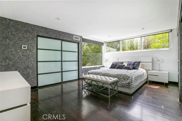 22619 Holanda Road, Woodland Hills CA: https://media.crmls.org/medias/81008c6d-a23c-4f99-9858-1978a153c384.jpg