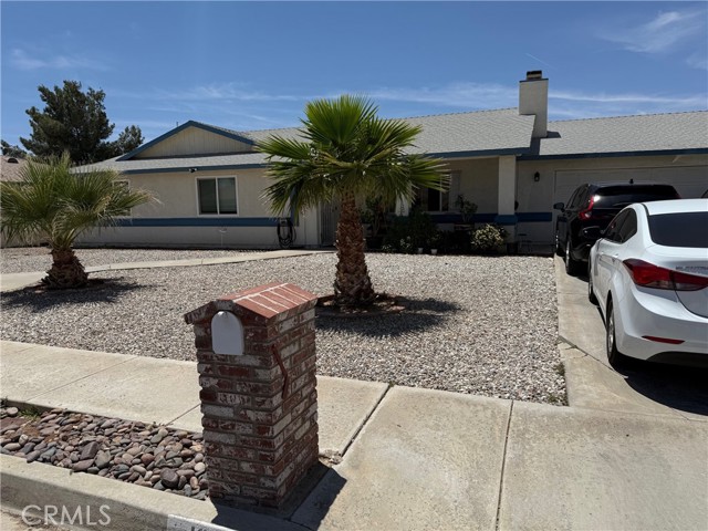Detail Gallery Image 1 of 6 For 13484 Franceska Rd, Apple Valley,  CA 92308 - 3 Beds | 2 Baths