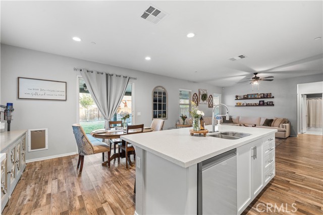 Detail Gallery Image 17 of 54 For 3558 Mt San Gorgonia Ave, Rosamond,  CA 93560 - 4 Beds | 3 Baths