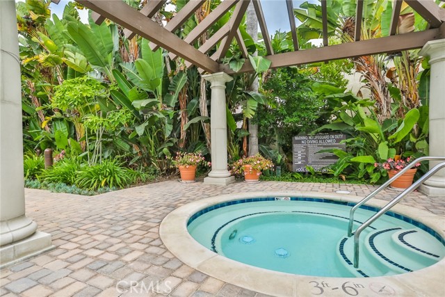 Detail Gallery Image 4 of 12 For 4862 Tiara, Huntington Beach,  CA 92649 - 1 Beds | 1 Baths