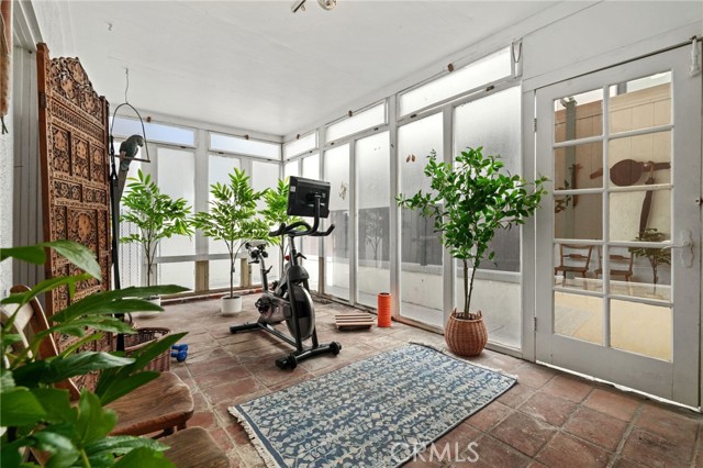 1800 Highland Avenue, Manhattan Beach CA: https://media.crmls.org/medias/8101998e-b822-4419-bfcc-7f8b3ab9455c.jpg