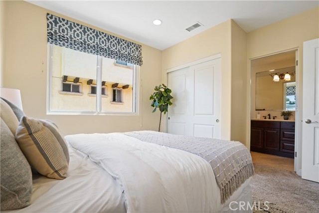 615 Pacific Coast Highway, Redondo Beach, California 90277, 3 Bedrooms Bedrooms, ,3 BathroomsBathrooms,Residential,Sold,Pacific Coast Highway,SB22124725