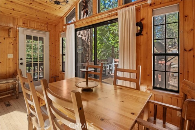 Detail Gallery Image 10 of 30 For 1162 Sylvan Glen, Big Bear Lake,  CA 92315 - 3 Beds | 2 Baths