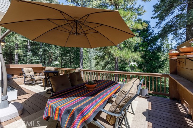 Detail Gallery Image 9 of 31 For 27376 Pinewood Dr, Lake Arrowhead,  CA 92352 - 4 Beds | 3/1 Baths