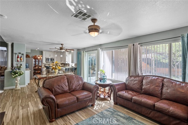 Detail Gallery Image 11 of 30 For 12650 Cobalt, Victorville,  CA 92392 - 3 Beds | 2/1 Baths