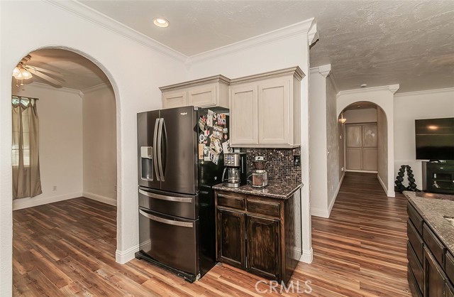 Detail Gallery Image 9 of 32 For 218 Palm Ct, Fowler,  CA 93625 - 4 Beds | 2/1 Baths