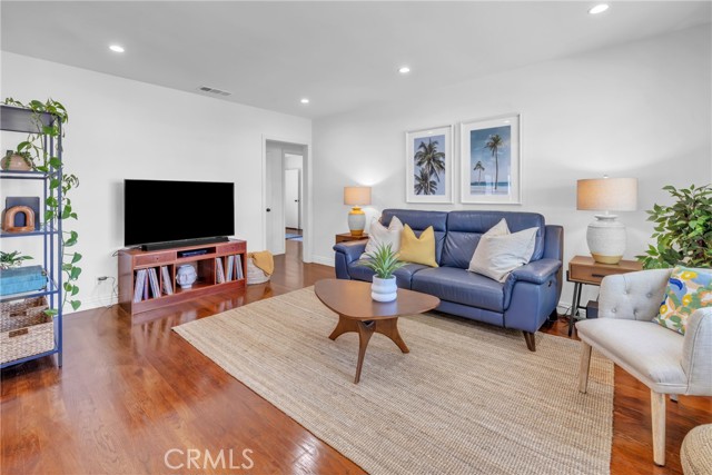 3743 N Studebaker Road, Long Beach CA: https://media.crmls.org/medias/8102a006-1713-4980-850f-8373de02f948.jpg