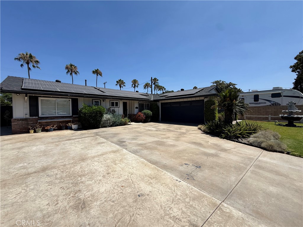 1621 W Palais Road