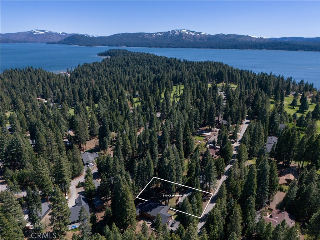 https://media.crmls.org/medias/81033c52-0a3b-4795-8e46-15c5c09f5c1f.jpg?preset=X-Large