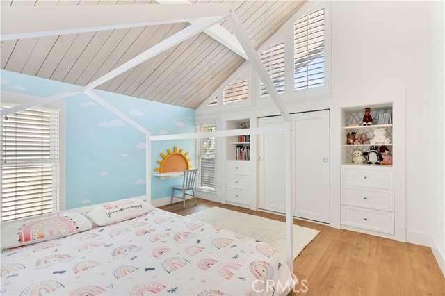 Detail Gallery Image 5 of 21 For 235 62nd St, Newport Beach,  CA 92663 - 3 Beds | 3 Baths